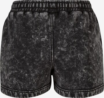 Urban Classics Regular Shorts in Schwarz