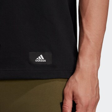 ADIDAS SPORTSWEAR Функционална тениска в черно