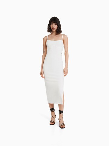 Robe Bershka en blanc