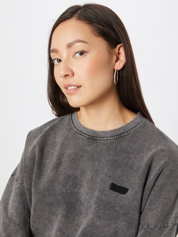 Misspap Sweatshirt in Grau