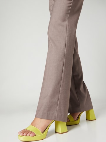 Bella x ABOUT YOU Wide leg Pants 'Lenni' in Beige