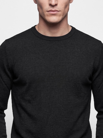 BENVENUTO Sweater in Black