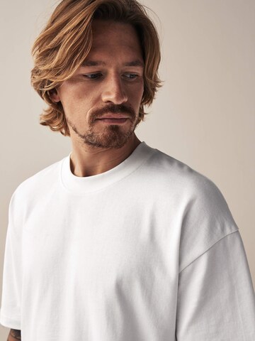 T-Shirt Next en blanc