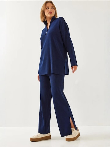Completo pantalone di Bianco Lucci in blu