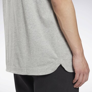 T-Shirt fonctionnel Reebok en gris