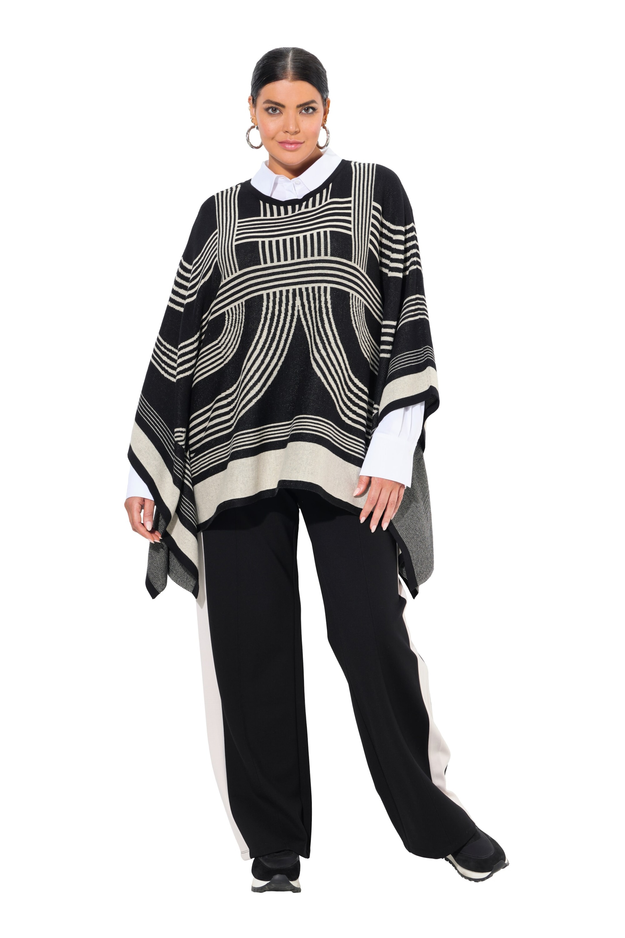 Ulla Popken Cape in Black: front