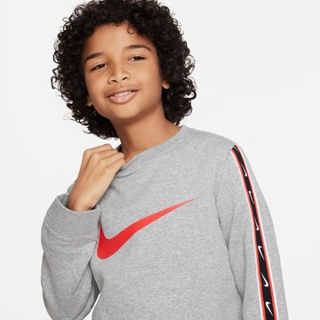 Nike Sportswear Sweatshirt in Grey