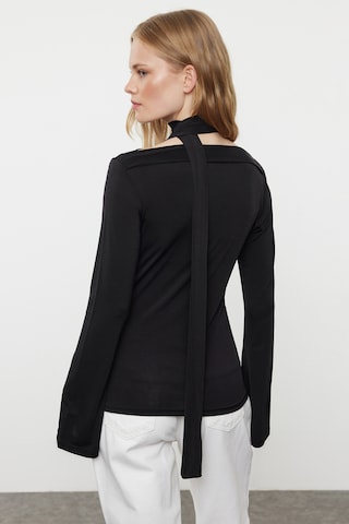 Trendyol - Camiseta en negro