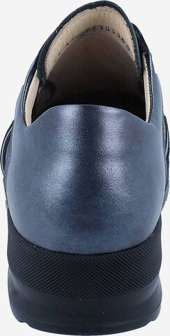 Finn Comfort Lace-Up Shoes in Blue