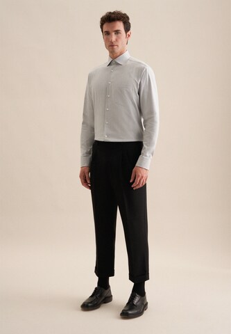 Coupe regular Chemise business SEIDENSTICKER en gris