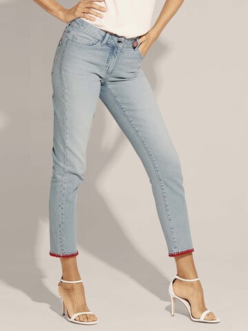 MADELEINE Slimfit Jeans in Blauw: voorkant