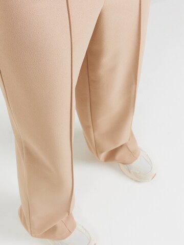 Wide leg Pantaloni con piega frontale 'BECKY' di VERO MODA in beige