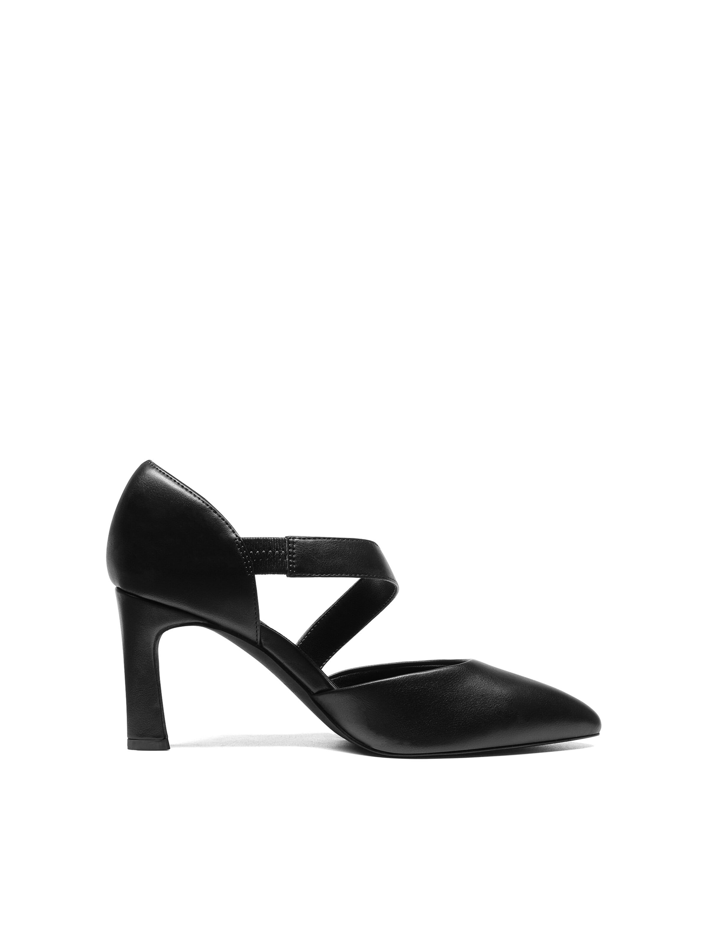 Dream Pairs Pumps in Black