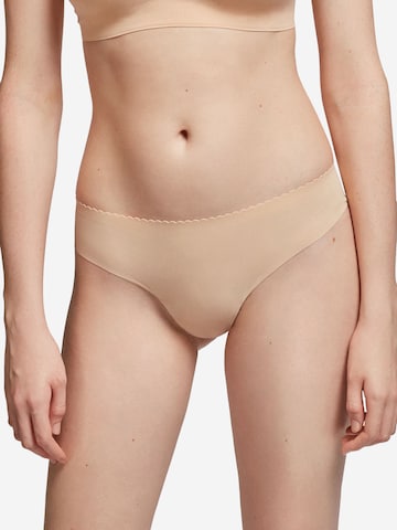 String ' 6 ' Gisela en beige : devant