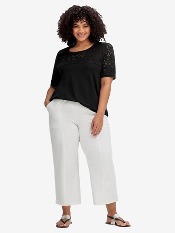 SHEEGO Wide Leg Bundfaltenhose in Weiß