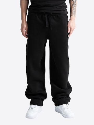 Regular Pantaloni 'Elmstead' de la LONSDALE pe negru: față