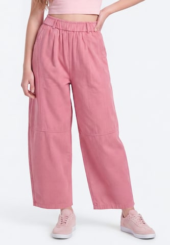 MYMO Baggy Trousers in Pink: front
