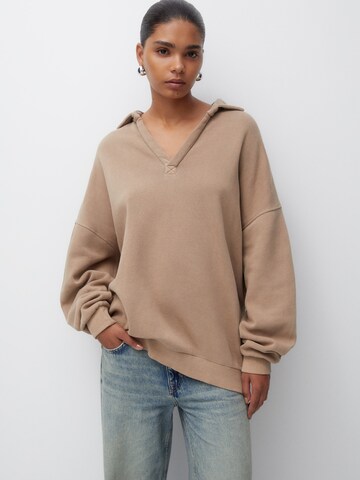 Pull&Bear Sweatshirt in Beige: front