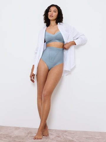 TRIUMPH - Cueca modeladora 'Light Sensation' em azul