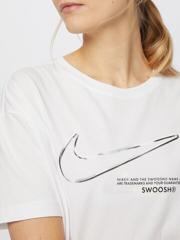 Nike Sportswear T-Shirt 'Swoosh' in Weiß