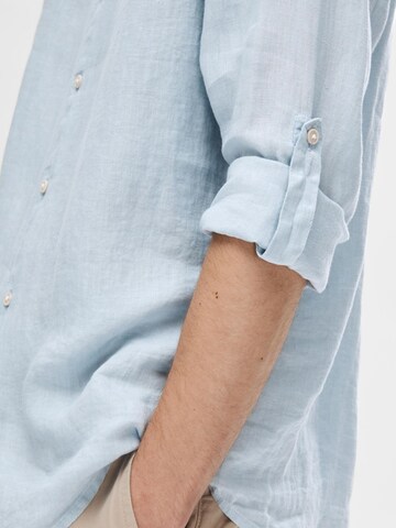SELECTED HOMME Regular fit Button Up Shirt in Blue