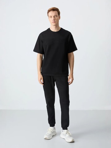 Tommy Life - Fato de desporto em preto: frente