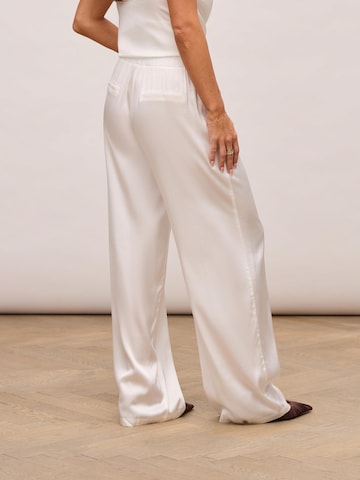 noar studios Wide leg Trousers in White