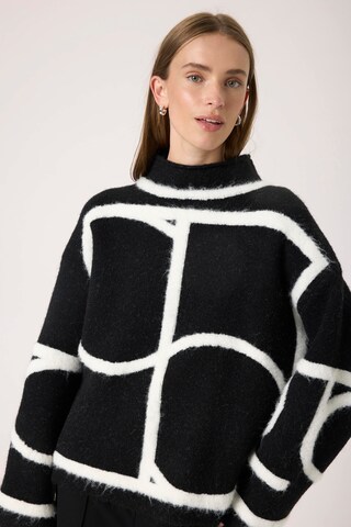 SOAKED IN LUXURY Sweater 'Sorea' in Black