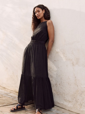 Next Top in Black