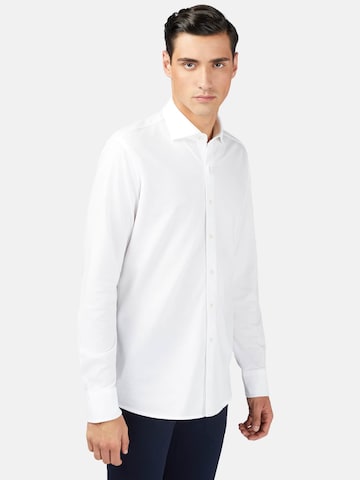 Coupe regular Chemise Boggi Milano en blanc : devant