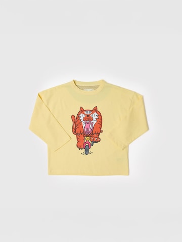 Maru + Bo Shirt 'PEDAL FASTER GRAPHIC'‌‌‌‌‌‌‌‌‌ in Gelb: Vorderseite
