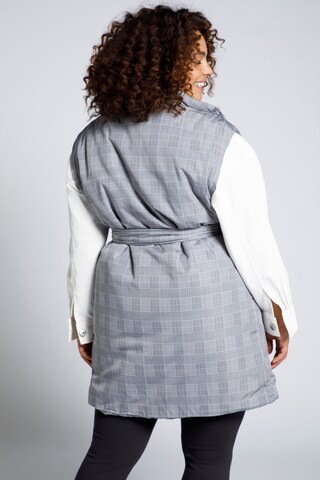 Studio Untold Vest in Grey