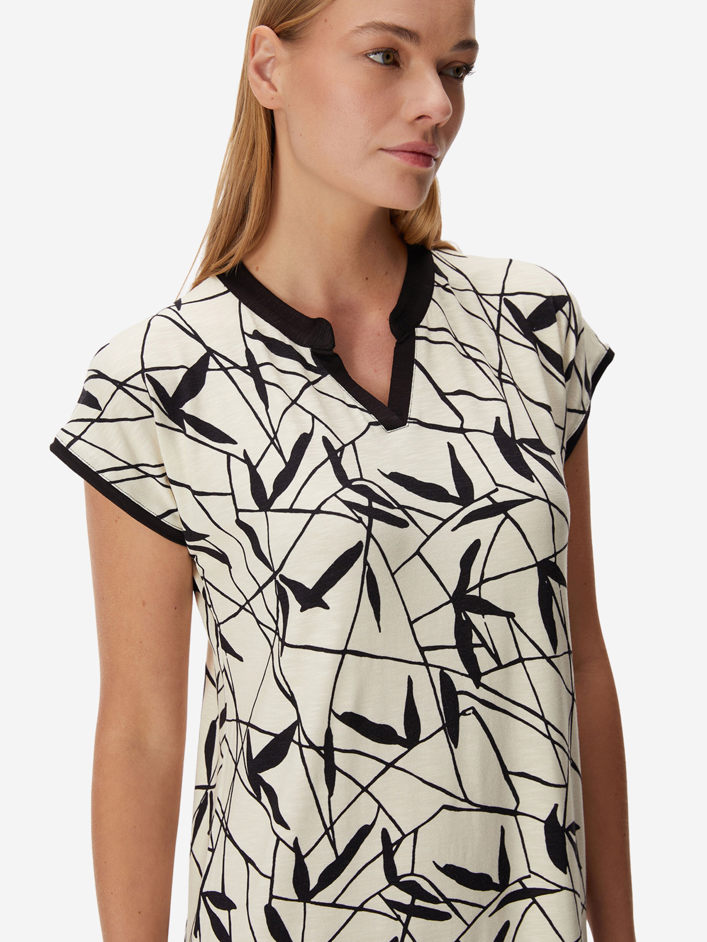 Goldenbay - Camiseta de noche 'Petunia' en negro