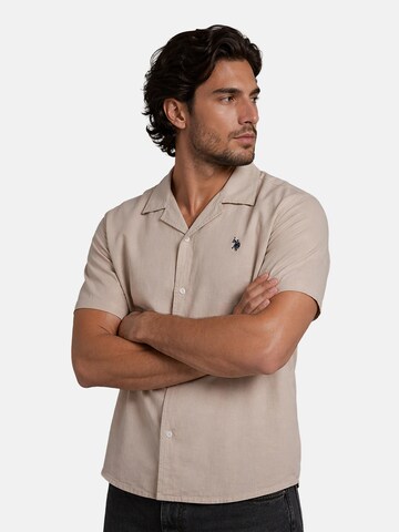 Coupe regular Chemise U.S. POLO ASSN. en beige