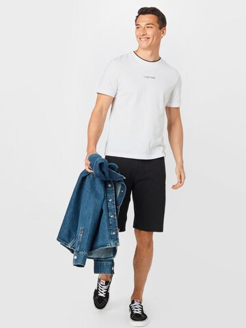 Calvin Klein Jeans Regular Shorts in Schwarz