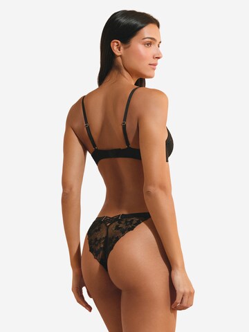 T-shirt Reggiseno 'Mira' di ETAM in nero
