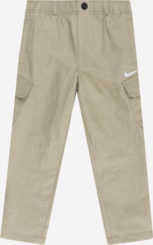 Nike Sportswear regular Παντελόνι σε πράσινο: μπροστά