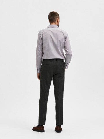 Coupe slim Pantalon à plis SELECTED HOMME en gris