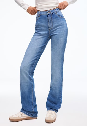 Bershka Flared Jeans in Blau: Vorderseite