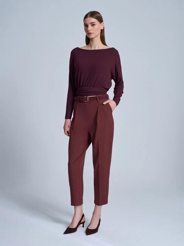 Dilvin Regular Pants in Red