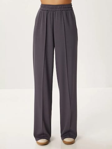 Happiness İstanbul - Calças de fato em cinzento