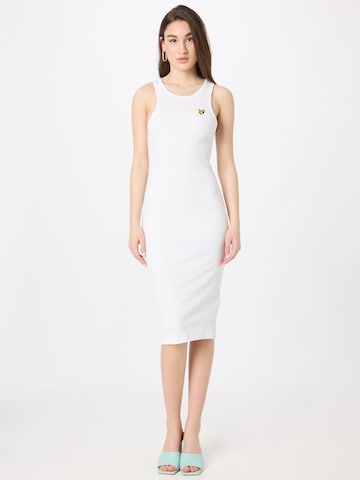 Lyle & Scott - Vestido en blanco: frente