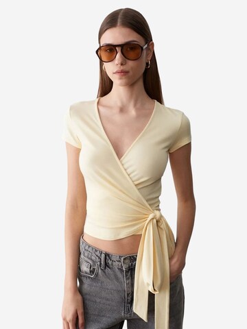T-shirt Dilvin en jaune : devant