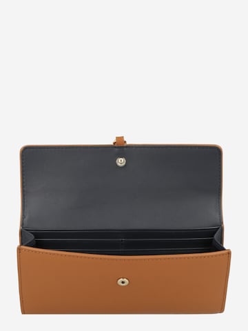 TOMMY HILFIGER Wallet 'Luxe' in Brown