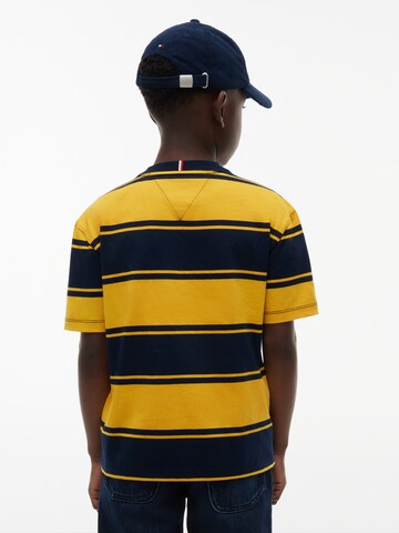 TOMMY HILFIGER Tričko 'ESSENTIAL' – žlutá