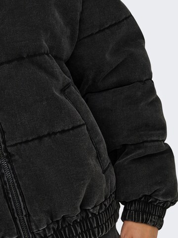 ONLY Between-season jacket 'ONLQueen' in Black