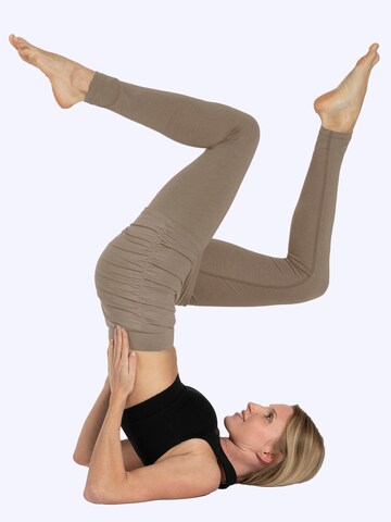 Magadi Skinny Workout Pants 'Lara' in Beige