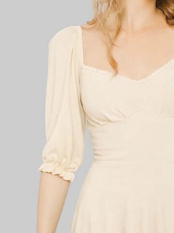 Madnezz House Dress in Beige