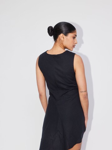 ABOUT YOU REBIRTH STUDIOS Koktejlové šaty 'Liv' – černá