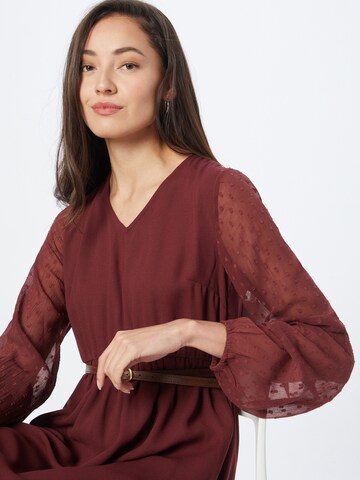 Robe 'Aurea' ABOUT YOU en rouge